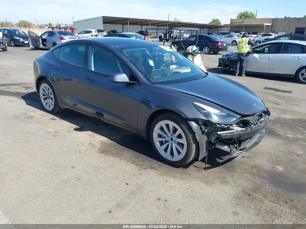 5YJ3E1EAXPF652089 2023 TESLA MODEL 3 - Image 1