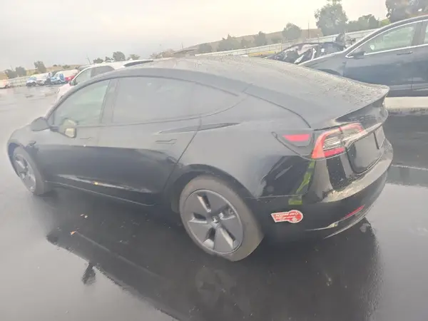 5YJ3E1EAXPF653677 2023 TESLA MODEL 3 - Image 2