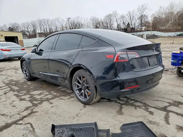 5YJ3E1EAXPF655817 2023 TESLA MODEL 3 - Image 2