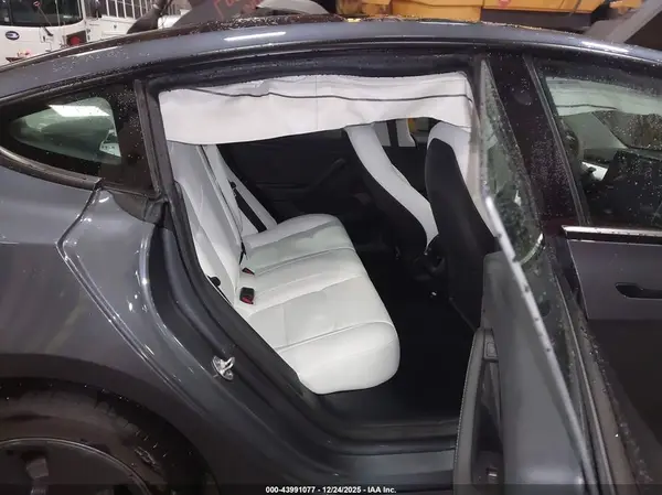 5YJ3E1EAXPF657602 2023 TESLA MODEL 3 - Image 8