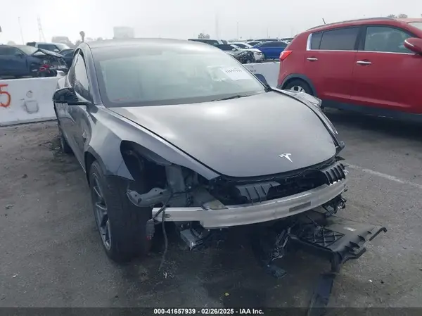 5YJ3E1EAXPF658040 2023 TESLA MODEL 3 - Image 1