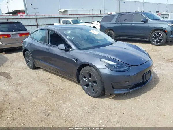5YJ3E1EAXPF661052 2023 TESLA MODEL 3 - Image 1