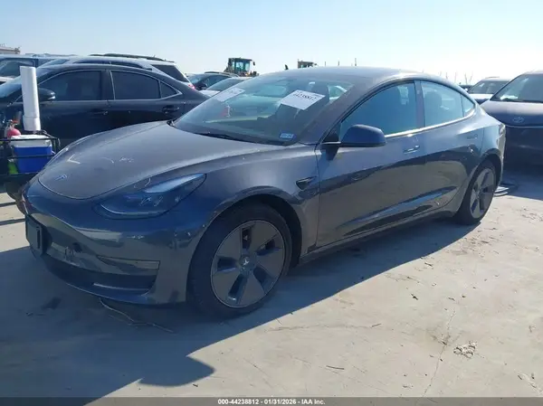 5YJ3E1EAXPF664386 2023 TESLA MODEL 3 - Image 2