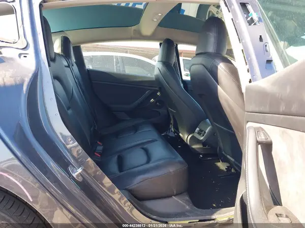5YJ3E1EAXPF664386 2023 TESLA MODEL 3 - Image 8