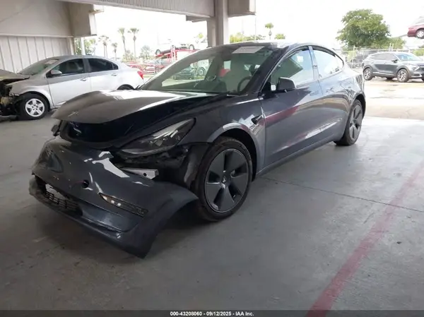 5YJ3E1EAXPF670060 2023 TESLA MODEL 3 - Image 2