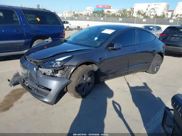 5YJ3E1EAXPF672343 2023 TESLA MODEL 3 - Image 2