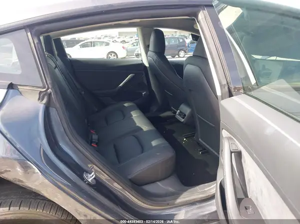 5YJ3E1EAXPF674822 2023 TESLA MODEL 3 - Image 8