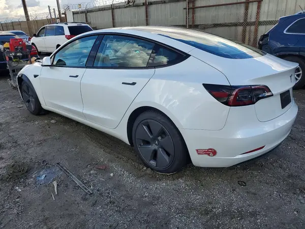 5YJ3E1EAXPF674996 2023 TESLA MODEL 3 - Image 2