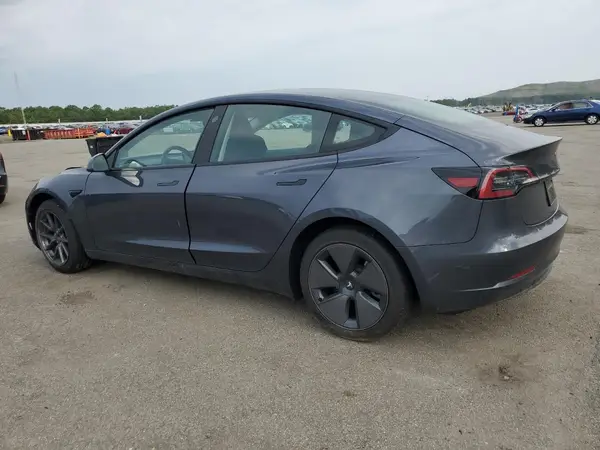 5YJ3E1EAXPF677557 2023 TESLA MODEL 3 - Image 2