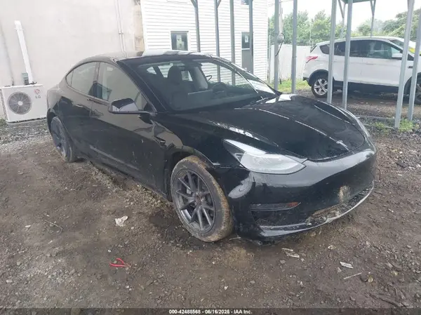 5YJ3E1EAXPF678417 2023 TESLA MODEL 3 - Image 1