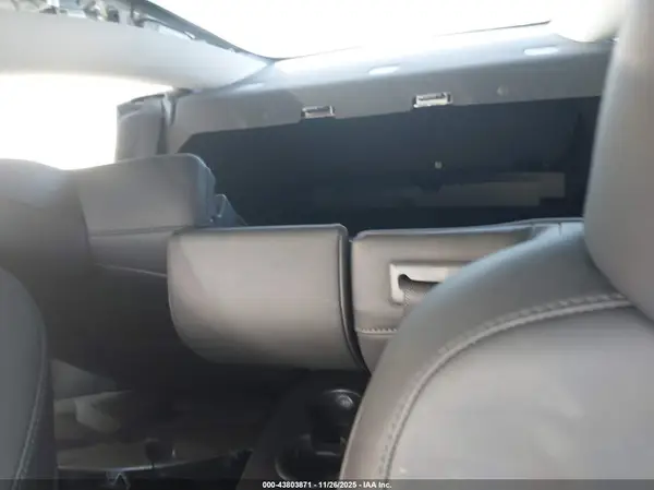 5YJ3E1EAXPF678787 2023 TESLA MODEL 3 - Image 8