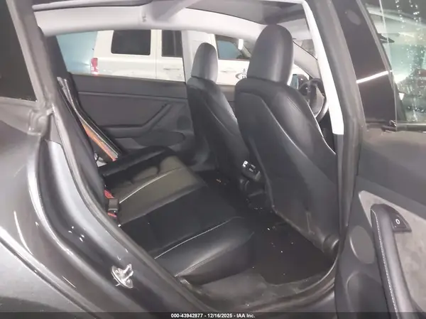 5YJ3E1EAXPF679096 2023 TESLA MODEL 3 - Image 8