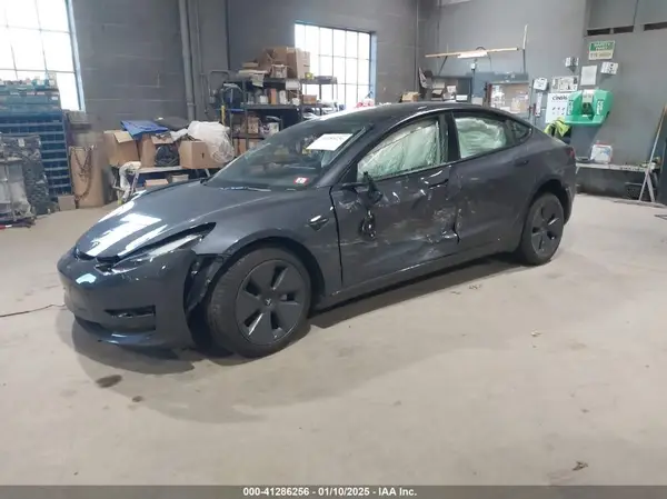 5YJ3E1EAXPF685741 2023 TESLA MODEL 3 - Image 2
