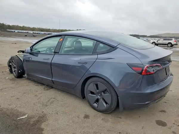 5YJ3E1EAXPF685755 2023 TESLA MODEL 3 - Image 2