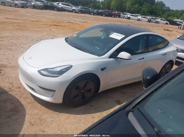 5YJ3E1EAXPF686095 2023 TESLA MODEL 3 - Image 2