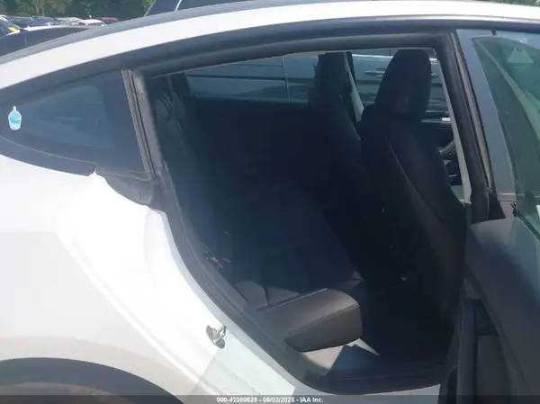 5YJ3E1EAXPF686095 2023 TESLA MODEL 3 - Image 8