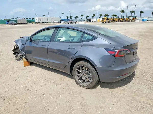 5YJ3E1EAXPF686565 2023 TESLA MODEL 3 - Image 2