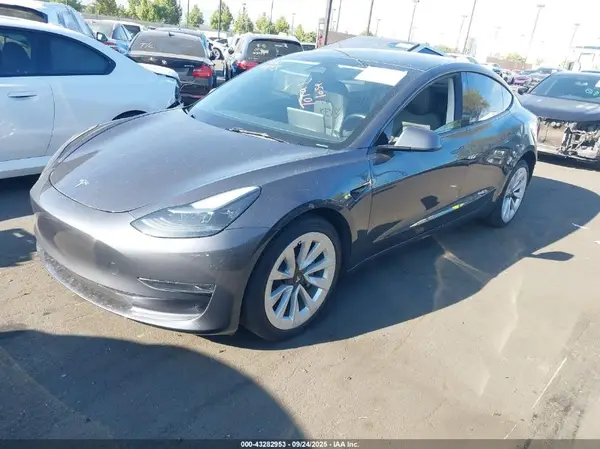 5YJ3E1EAXPF687487 2023 TESLA MODEL 3 - Image 2