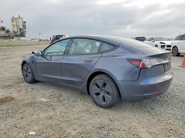 5YJ3E1EAXPF690910 2023 TESLA MODEL 3 - Image 2