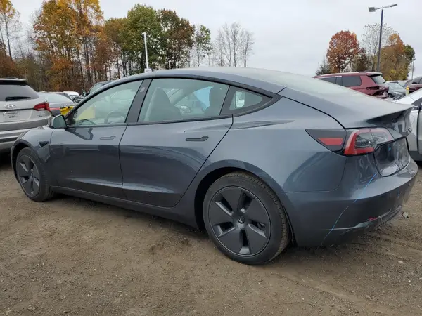 5YJ3E1EAXPF698988 2023 TESLA MODEL 3 - Image 2