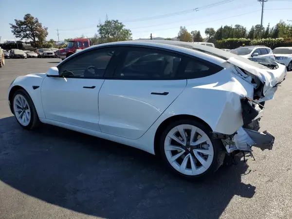 5YJ3E1EAXPF704918 2023 TESLA MODEL 3 - Image 2
