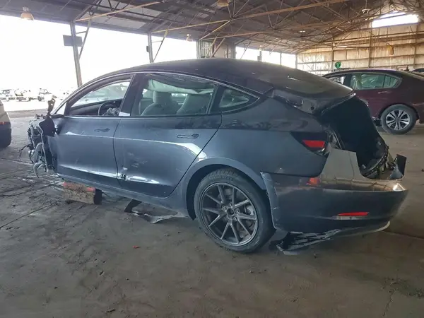 5YJ3E1EAXPF708807 2023 TESLA MODEL 3 - Image 2