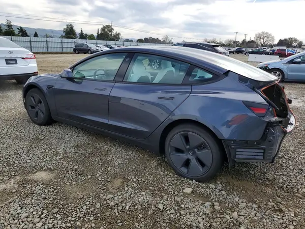 5YJ3E1EAXPF711108 2023 TESLA MODEL 3 - Image 2