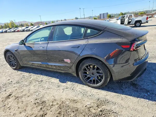 5YJ3E1EAXRF717381 2024 TESLA MODEL 3 - Image 2