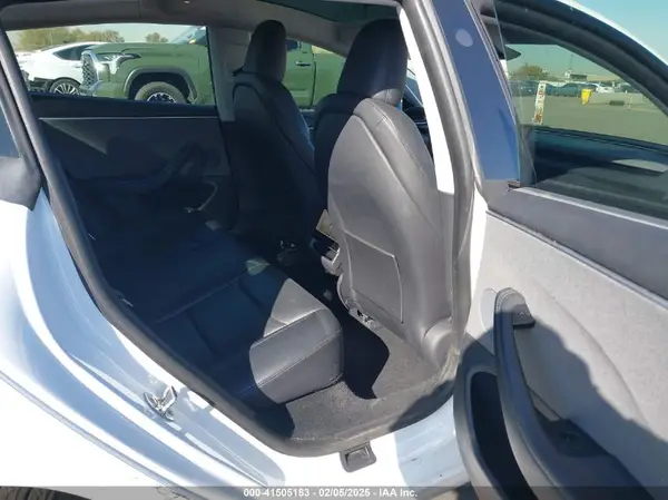 5YJ3E1EAXRF722001 2024 TESLA MODEL 3 - Image 8