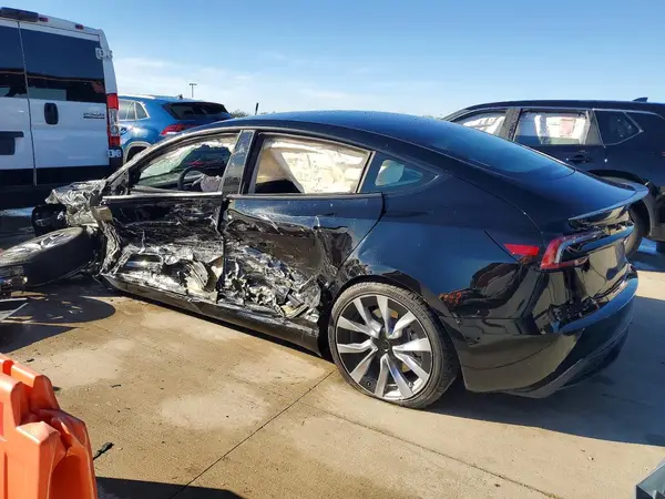 5YJ3E1EAXRF722578 2024 TESLA MODEL 3 - Image 2