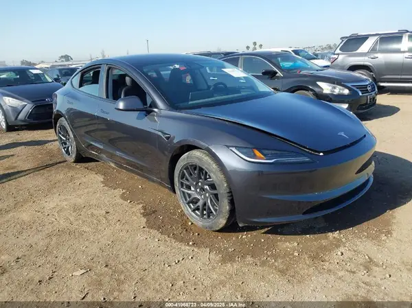 5YJ3E1EAXRF724234 2024 TESLA MODEL 3 - Image 1