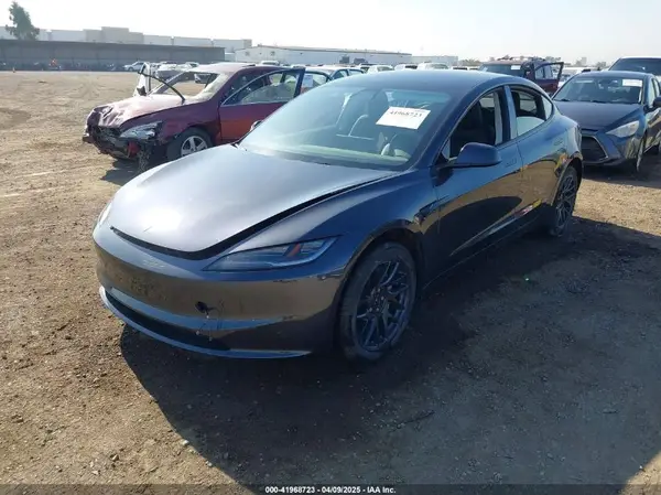 5YJ3E1EAXRF724234 2024 TESLA MODEL 3 - Image 2