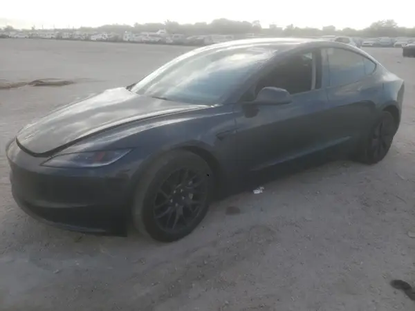 5YJ3E1EAXRF726484 2024 TESLA MODEL 3 - Image 1