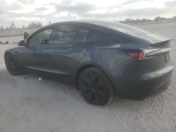 5YJ3E1EAXRF726484 2024 TESLA MODEL 3 - Image 2