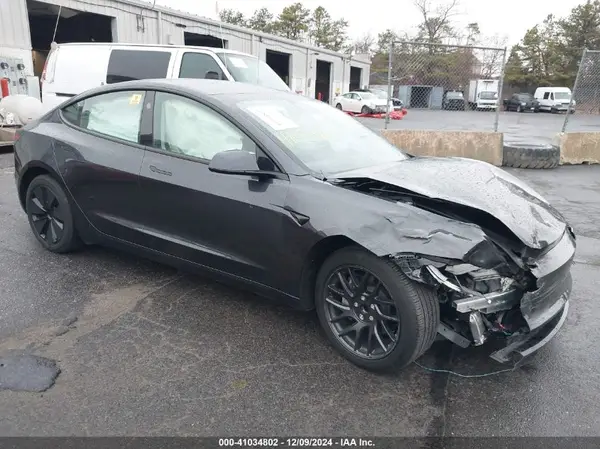 5YJ3E1EAXRF729675 2024 TESLA MODEL 3 - Image 1
