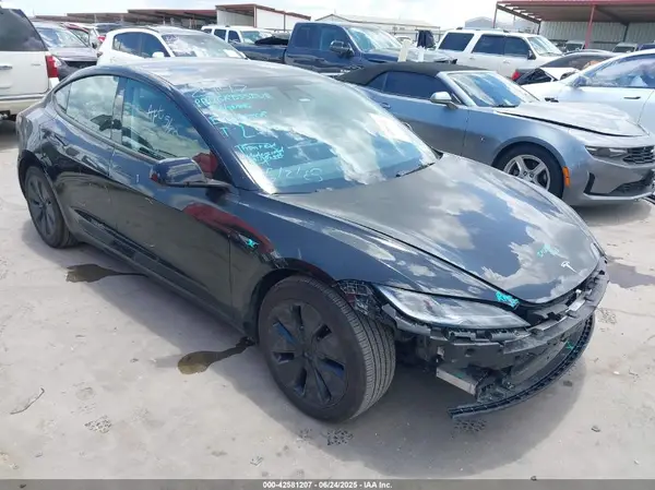 5YJ3E1EAXRF734469 2024 TESLA MODEL 3 - Image 1