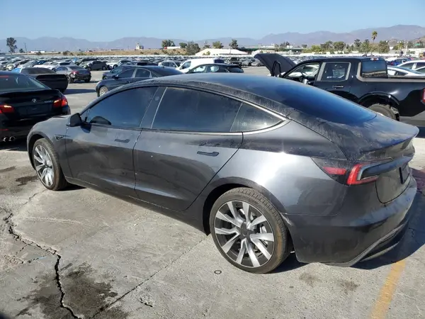 5YJ3E1EAXRF738585 2024 TESLA MODEL 3 - Image 2