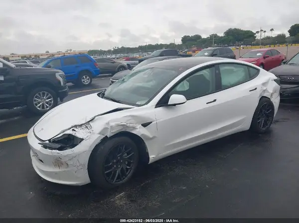 5YJ3E1EAXRF740594 2024 TESLA MODEL 3 - Image 2
