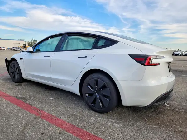 5YJ3E1EAXRF743589 2024 TESLA MODEL 3 - Image 2