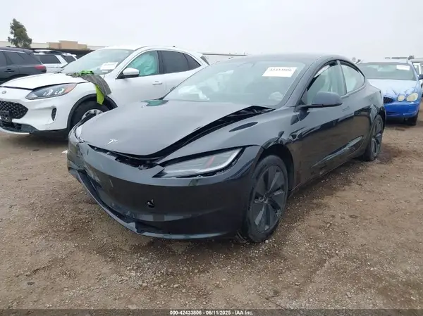 5YJ3E1EAXRF743950 2024 TESLA MODEL 3 - Image 2