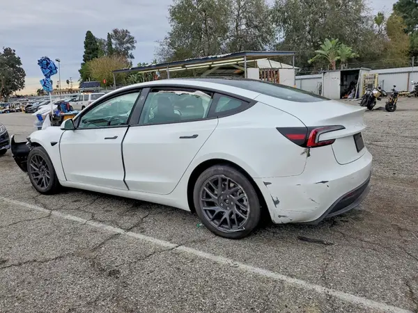 5YJ3E1EAXRF746637 2024 TESLA MODEL 3 - Image 2