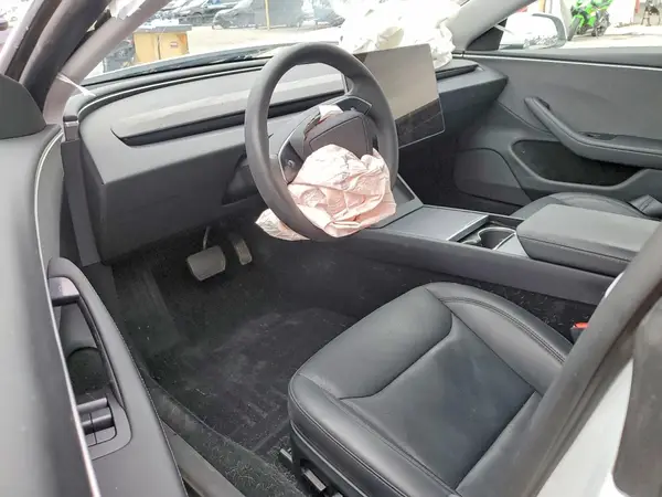 5YJ3E1EAXRF746637 2024 TESLA MODEL 3 - Image 8