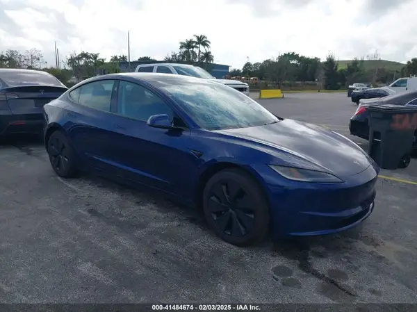 5YJ3E1EAXRF747464 2024 TESLA MODEL 3 - Image 1