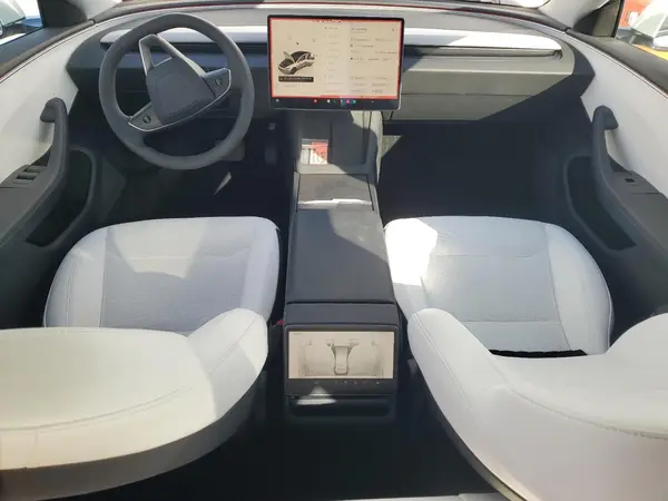 5YJ3E1EAXRF801913 2024 TESLA MODEL 3 - Image 8
