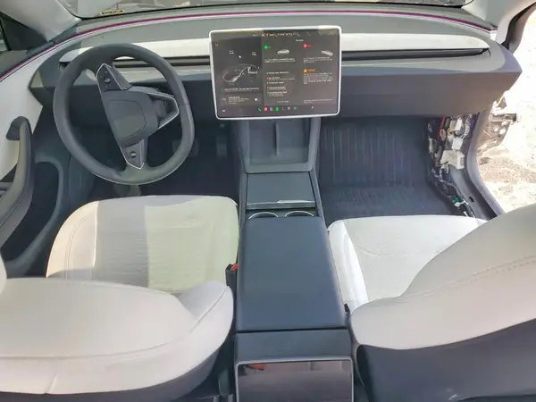 5YJ3E1EAXRF815813 2024 TESLA MODEL 3 - Image 8