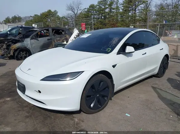 5YJ3E1EAXRF824429 2024 TESLA MODEL 3 - Image 2