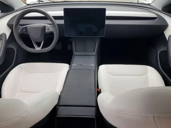 5YJ3E1EAXRF832028 2024 TESLA MODEL 3 - Image 8