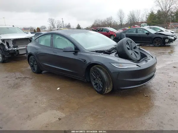 5YJ3E1EAXRF833048 2024 TESLA MODEL 3 - Image 1