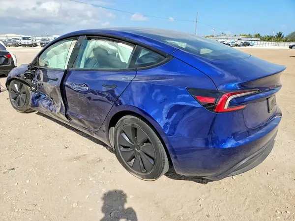 5YJ3E1EAXRF835477 2024 TESLA MODEL 3 - Image 2