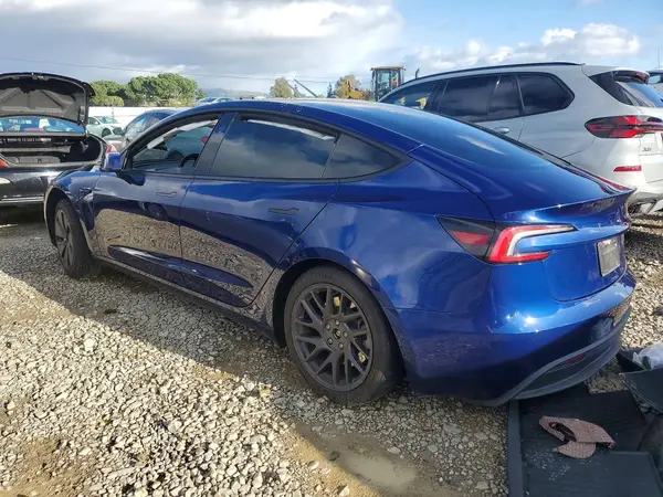 5YJ3E1EAXRF841702 2024 TESLA MODEL 3 - Image 2